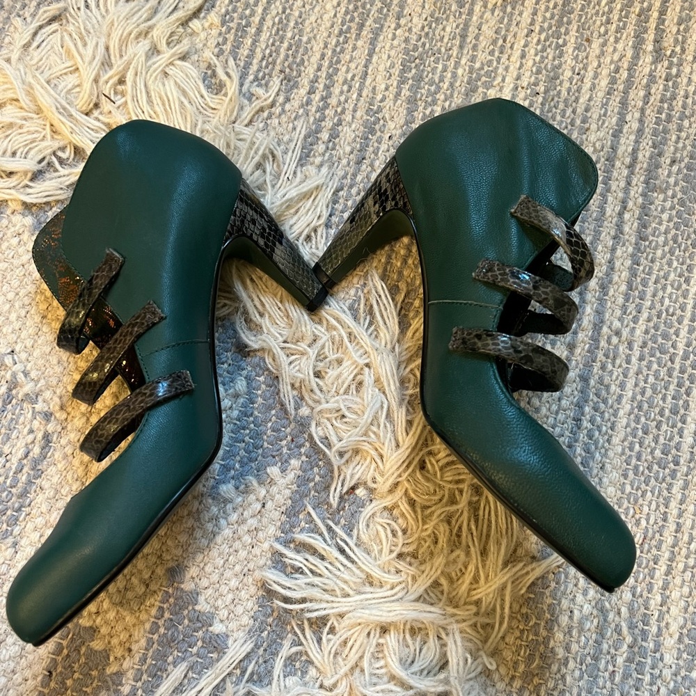 Poetic Licence heels size 7.5 dark green with snakeskin trim